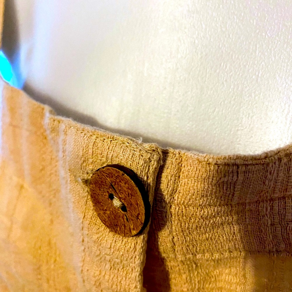 Roxy - Picture 3 of 4